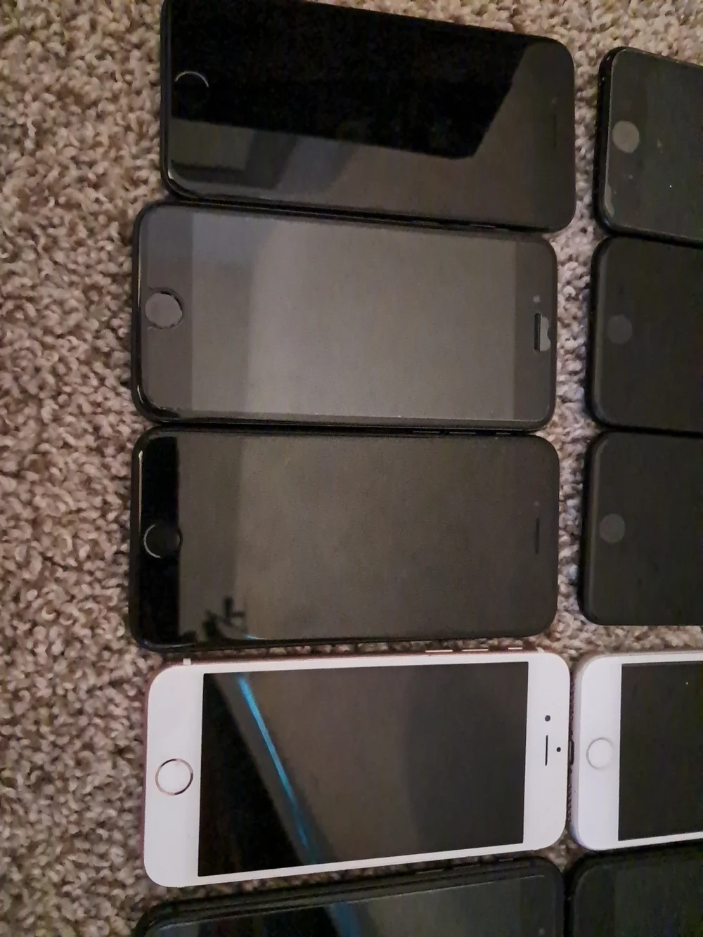 Apple iPhones in Black and White - Multiple Units